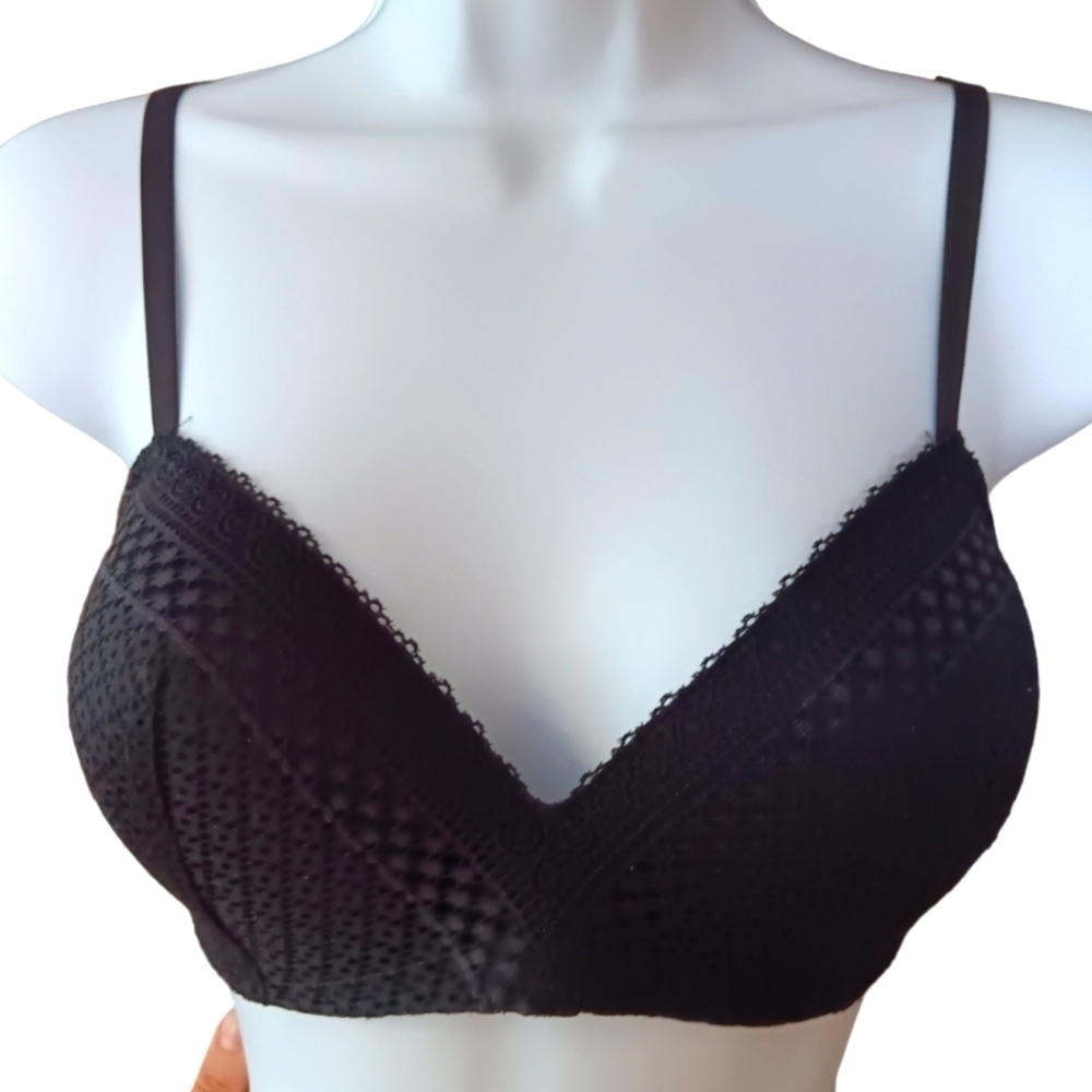 Maidenform Bra Bralette 36B Black Wireless Lace Lightly Lined Pushup LIGHTWEIGHT